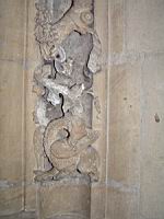 Lyon, Cathedrale Saint Jean, Chapelle des Bourbons, Dragon sculpte  (2)